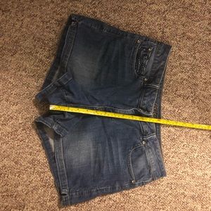 Cache jean shorts- mid rise- size 12- bling!
